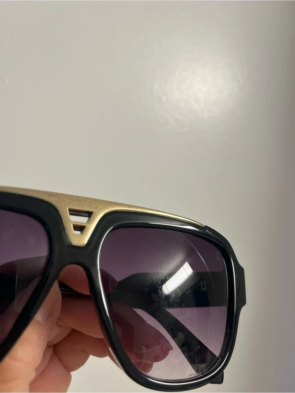 *LV Vibe* Black Square Sunglasses - Classic Frame with Gold Accents